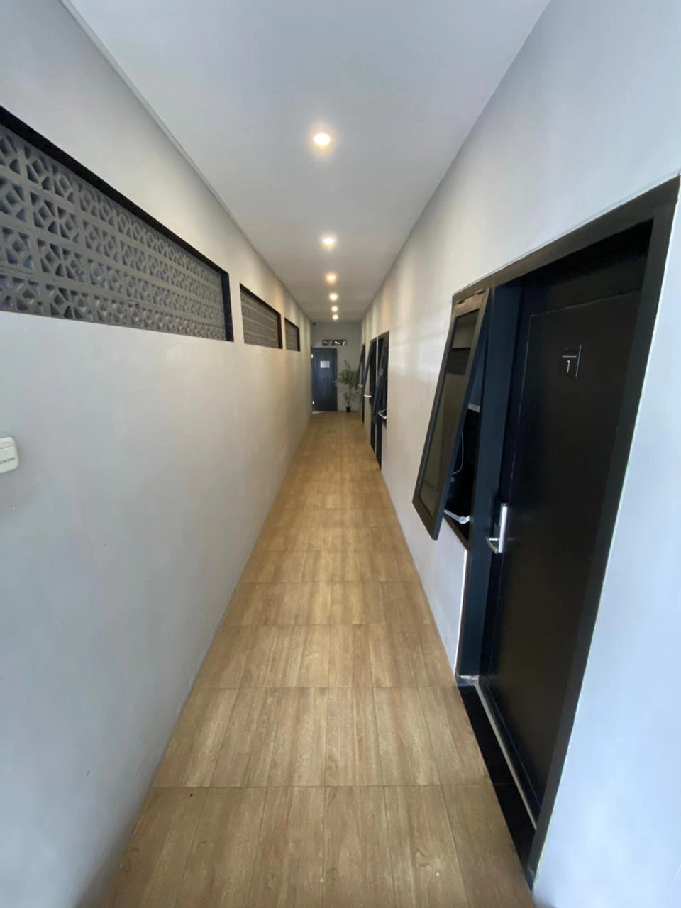 Lorong Lantai 1 Trion Homestay